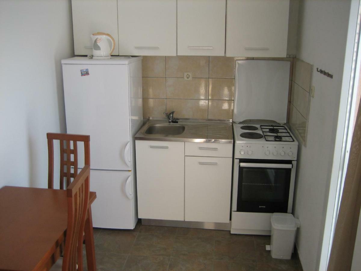 Apartament Tihi *